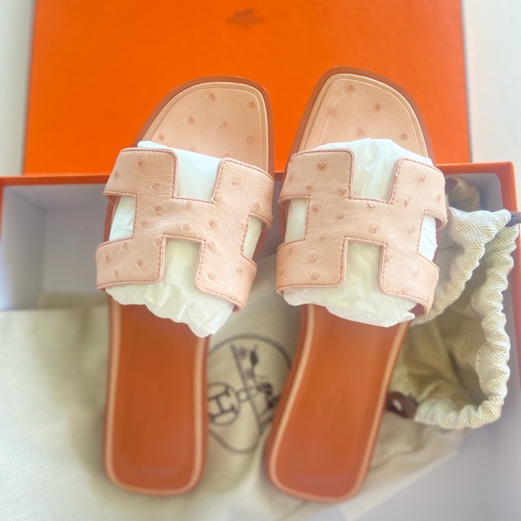 Hermes Oran - Picture 3 of 5